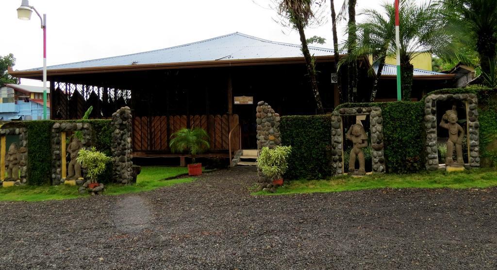 Hotel Vagabondo La Fortuna Exterior photo